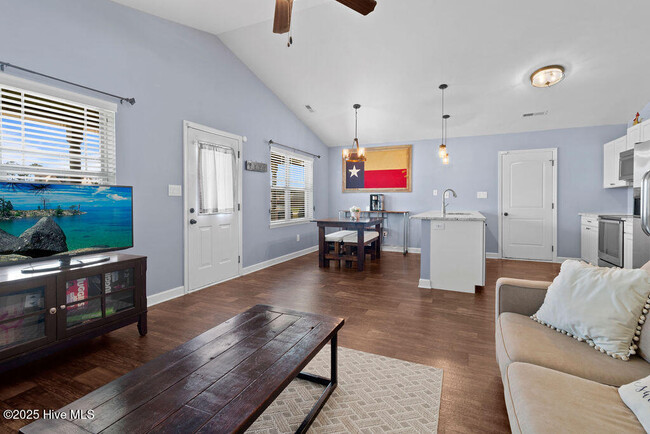 Building Photo - 244 Breakwater Dr