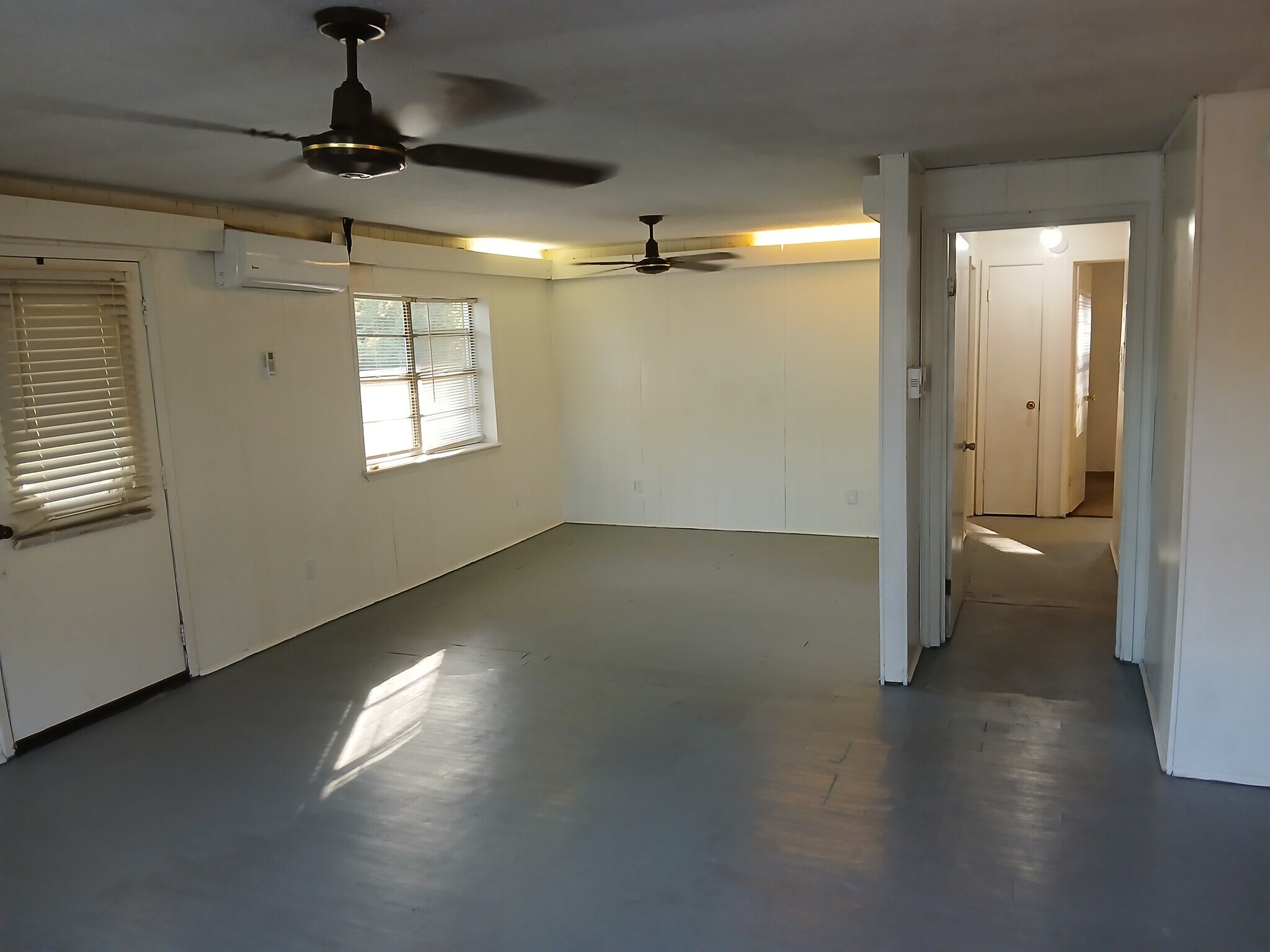 Building Photo - 6640 Meadow Ave