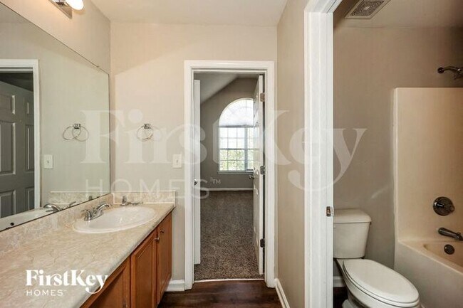 Building Photo - 563 Hartwell Ct