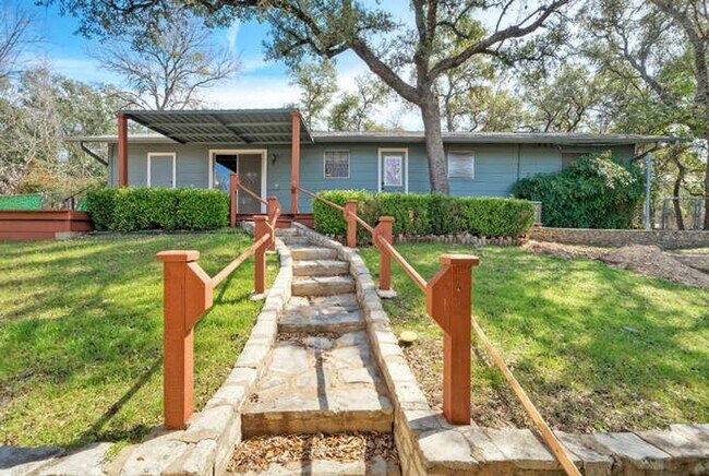 Building Photo - Charming Hill Country Home • Spacious Layout • Lake Travis Lifestyle