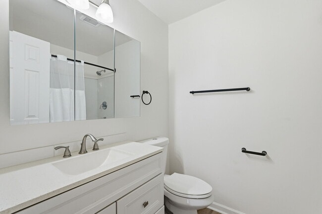 Building Photo - 325 N 15th St