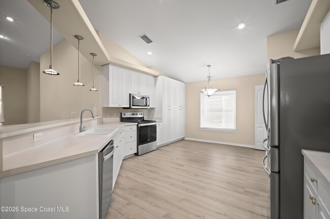 Building Photo - 6924 Renshaw Dr