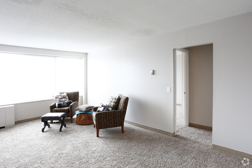 Executive Towers Apartments 1920 Collingwood Blvd Toledo OH 43604