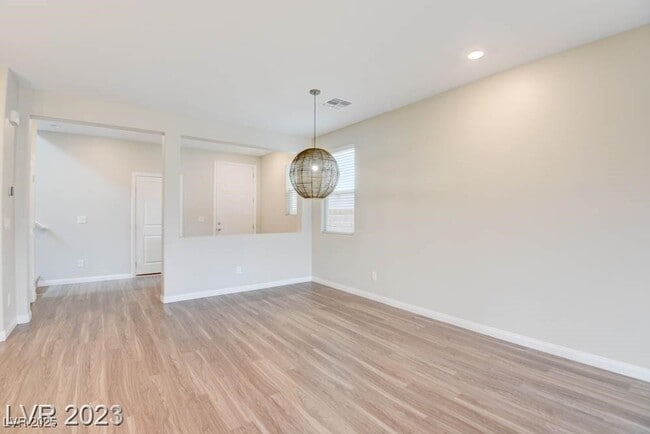 Building Photo - 4148 Elegant Chateau St