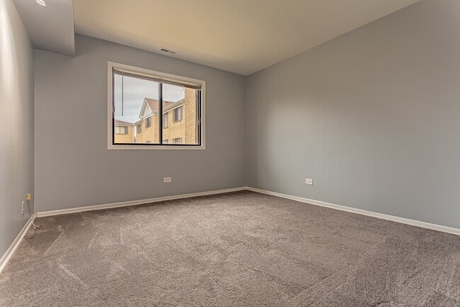 Building Photo - 9375 Hamilton Ct