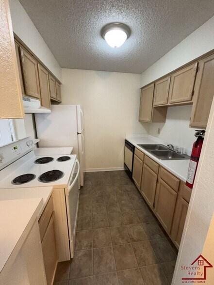 Building Photo - 430 Oriole Dr