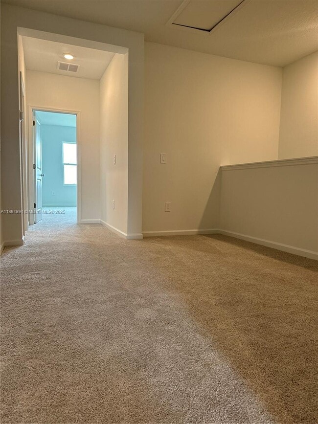 Building Photo - 512 Hart Ln