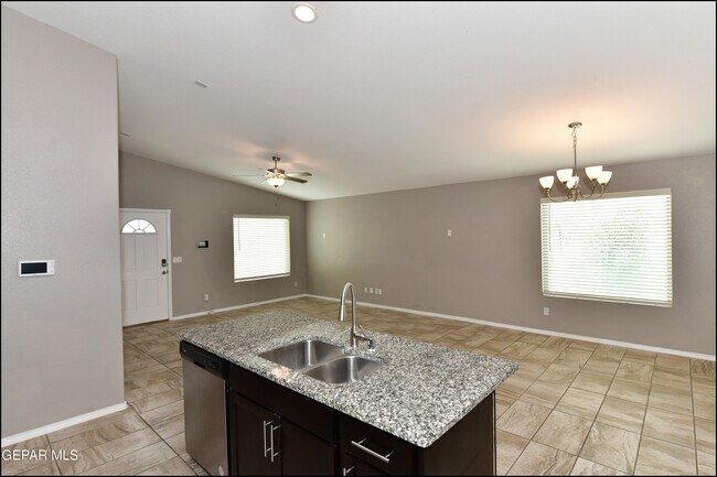 Building Photo - 14901 Tierra Isaiah Ave