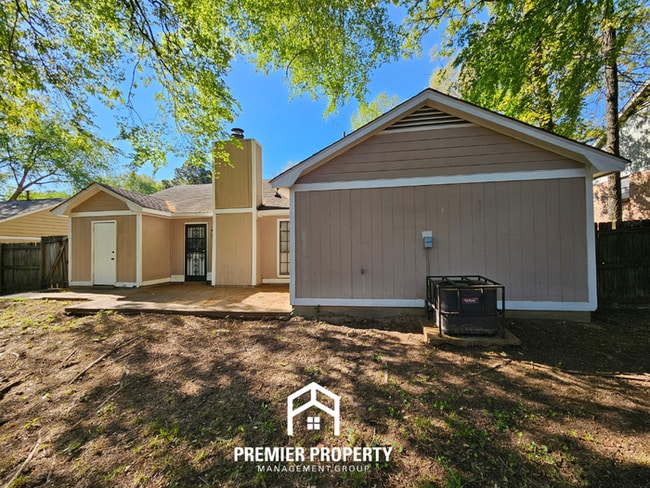 Building Photo - Modern 3BR/2BA Memphis Home | Vaulted Ceilings, Hardwood Floors & Dual Dining
