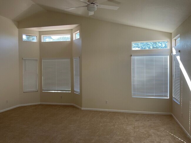 Building Photo - 4307 E South Fork Dr