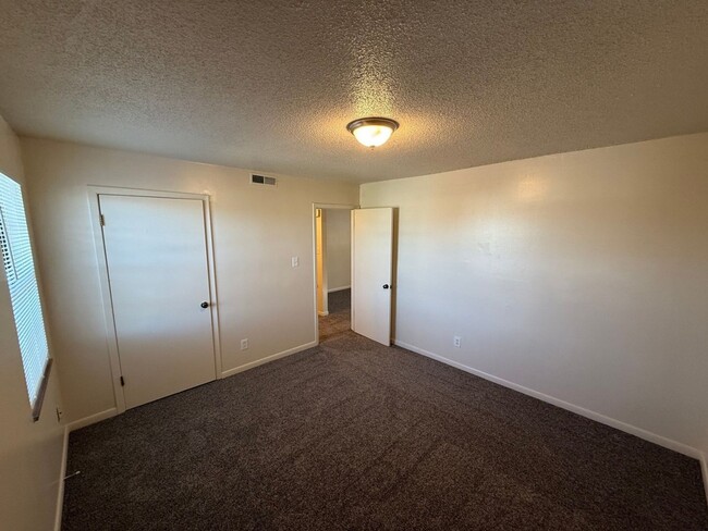 Building Photo - 4409 Bruhin Rd