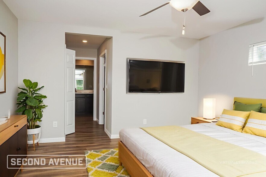 Building Photo - 404 Biscayne Dr