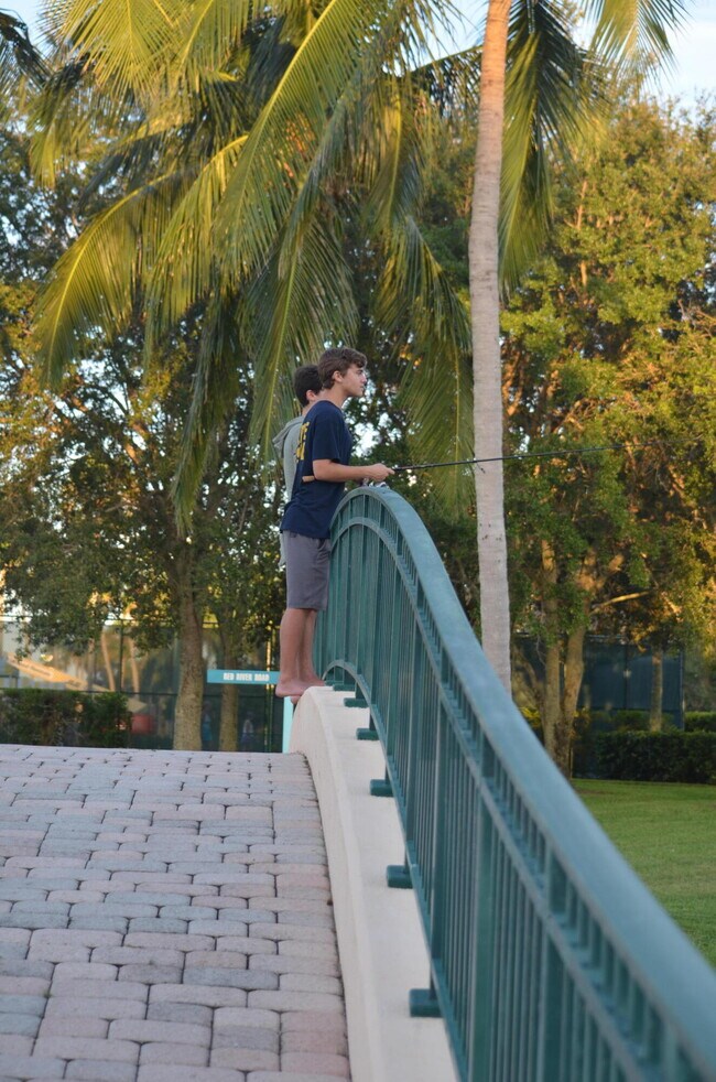 Building Photo - 2861 Livingston Ln