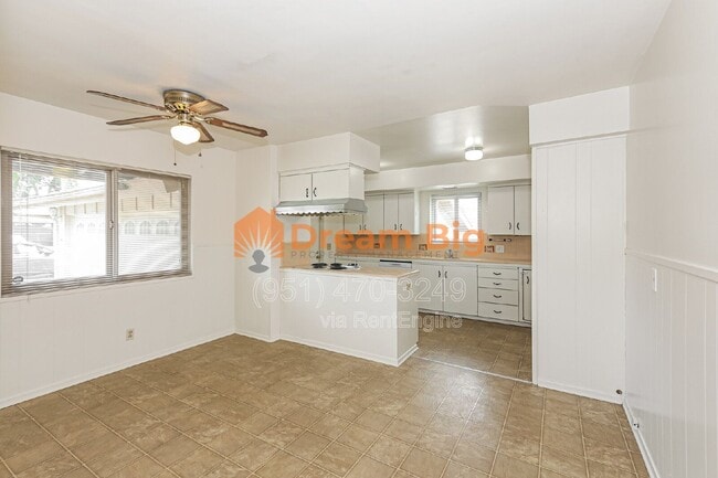 Building Photo - 5971 Sunland Pl