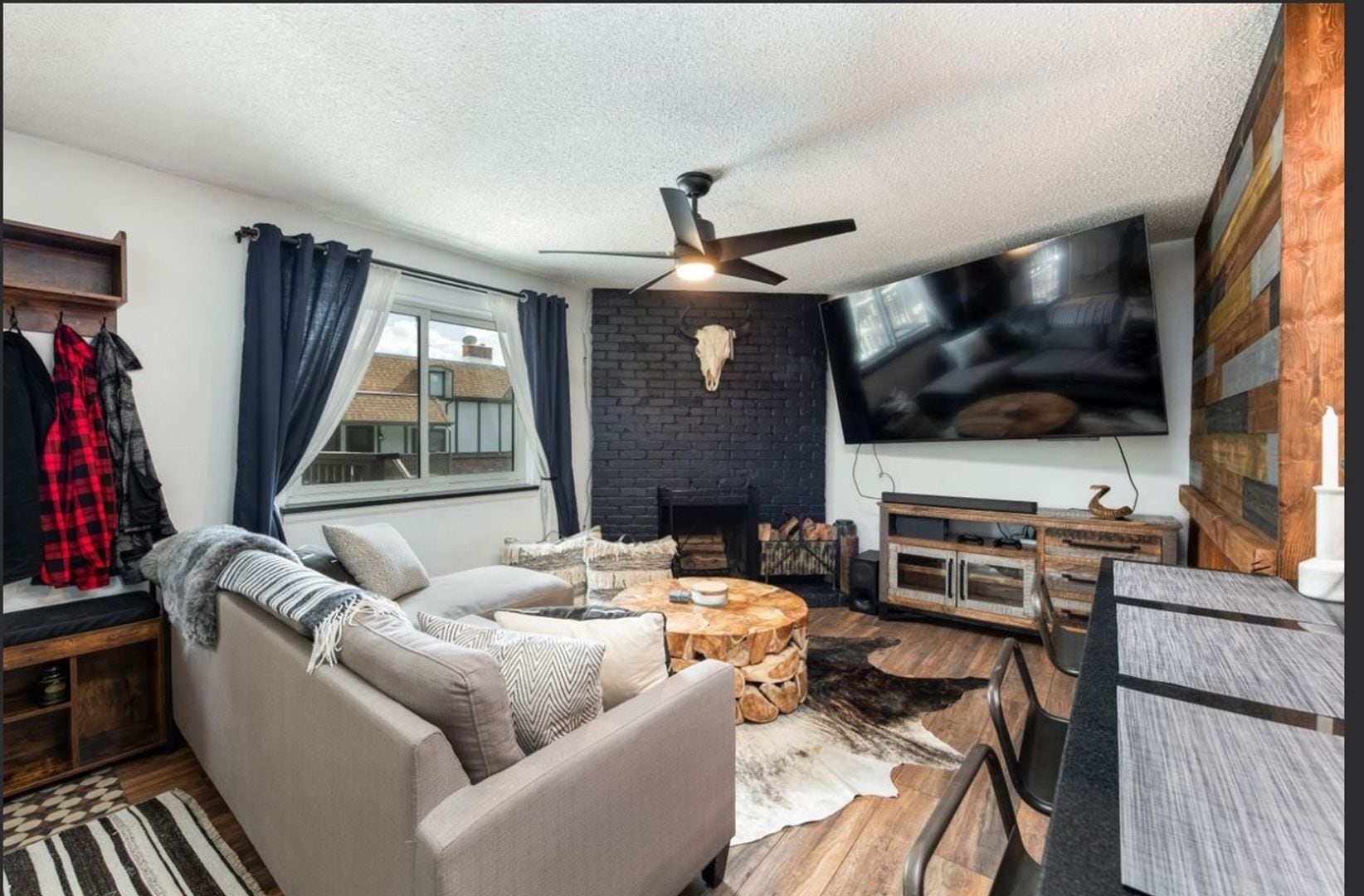 Building Photo - 2700 S Holly St