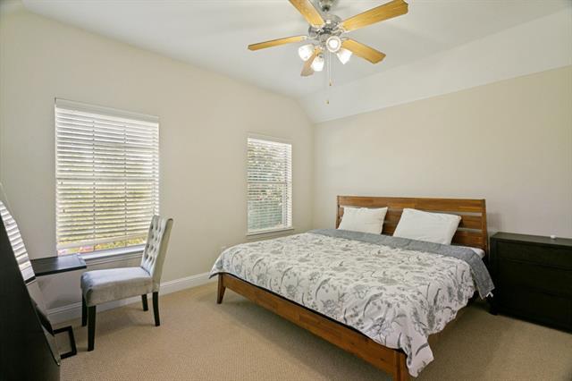 Building Photo - 412 S Hampton Ct