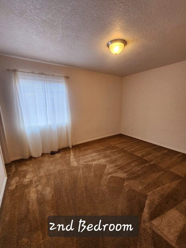 Building Photo - Spacious 4-Bedroom Home with Loft in Charm...