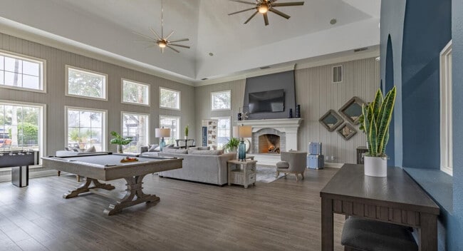 Building Photo - 6225 Saratoga Blvd