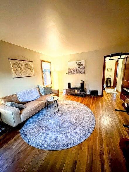 Building Photo - 211 Montgomery Ave