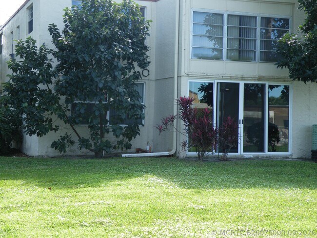 Building Photo - 15 Willowbrook Ln