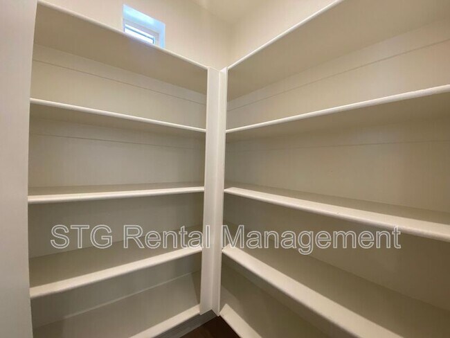 Building Photo - 767 W Scarlet Hill Dr