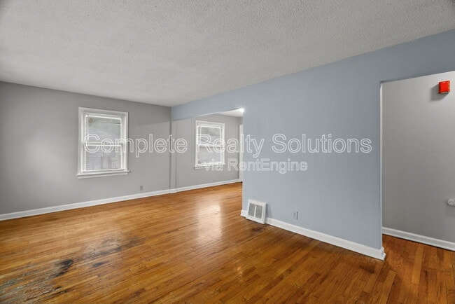 Building Photo - 7563 Haywood Dr