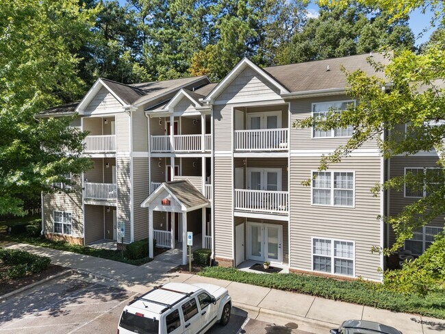 Building Photo - Two Bedroom Apartment