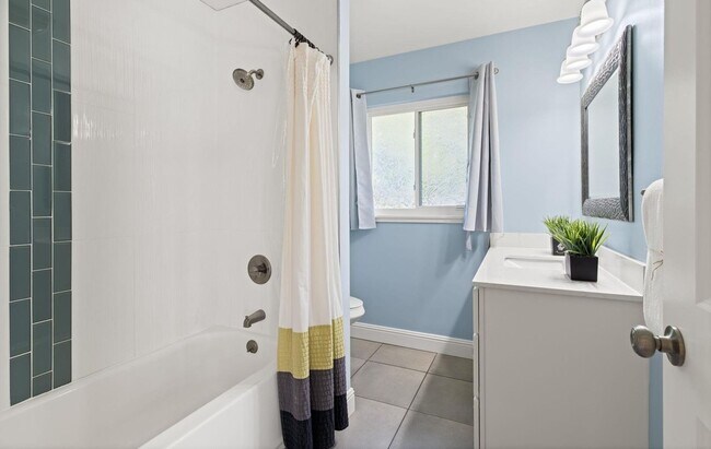 Building Photo - Beautiful Single-Story Home with Pool in Prime Concord Location –