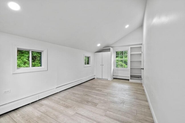 Building Photo - 62 Pound Ridge Rd