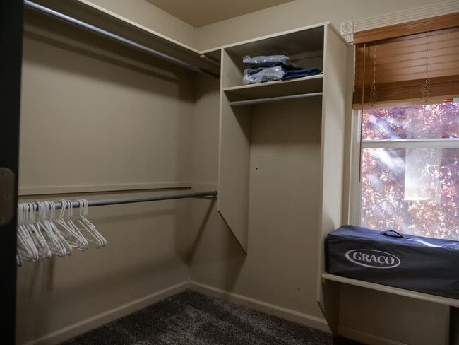 Building Photo - 151 Cub St W