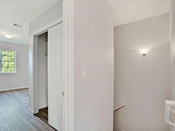 Building Photo - This is a lovely halfplex with 2 stories, 3 bedrooms, and 2.5 bathrooms in a quiet HOA neighborhood