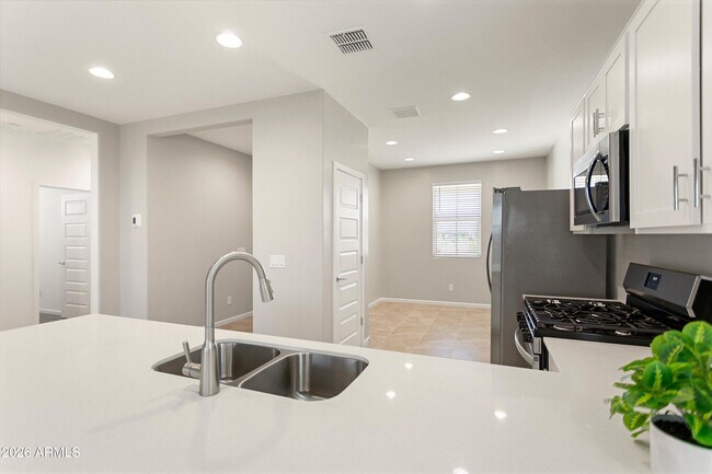 Building Photo - 17337 W Smoketree Dr