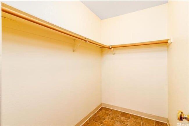 Building Photo - Great 1 bedroom condo just off Clear Acre Lane