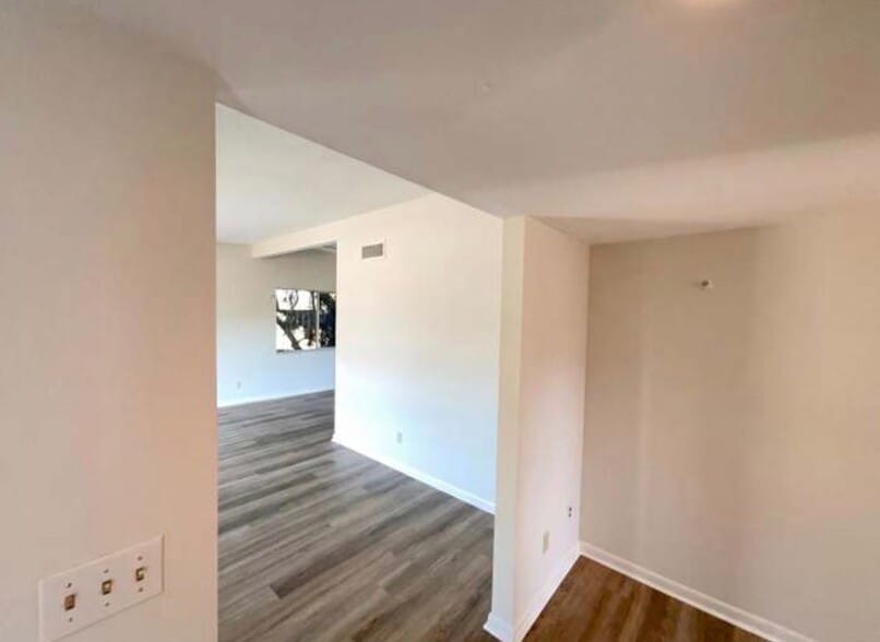 Building Photo - 141 SE Calmoso Dr