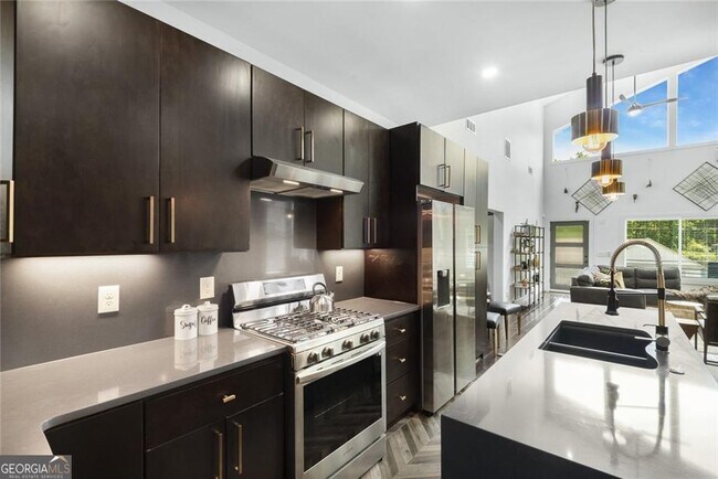 Building Photo - 255 Mathewson Pl SW