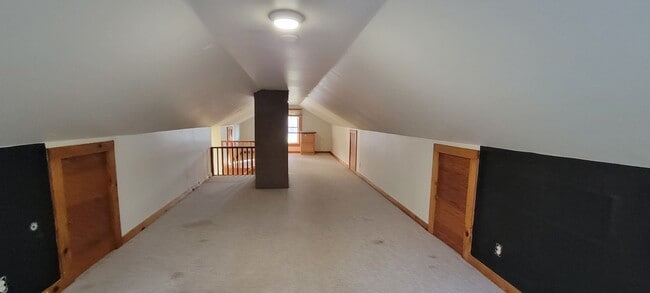 Building Photo - Charming home close to downtown Traverse City