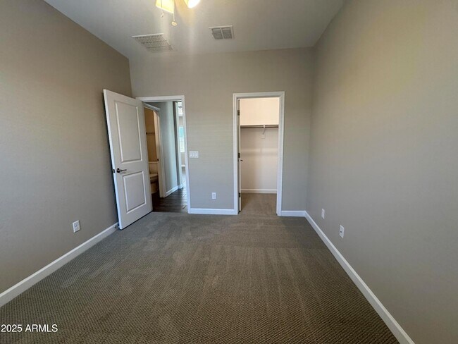 Building Photo - 55 N 197th Dr