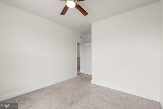 Building Photo - 7131 Beaumont Place