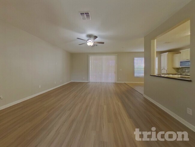 Building Photo - 2803 Eagle Lake Dr