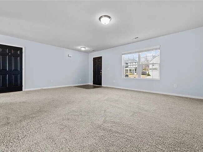 Building Photo - 4120 Vershire Ave