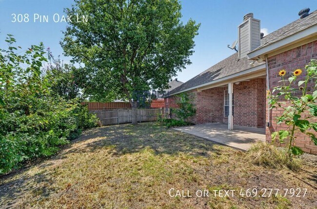 Building Photo - 308 Pin Oak Ln