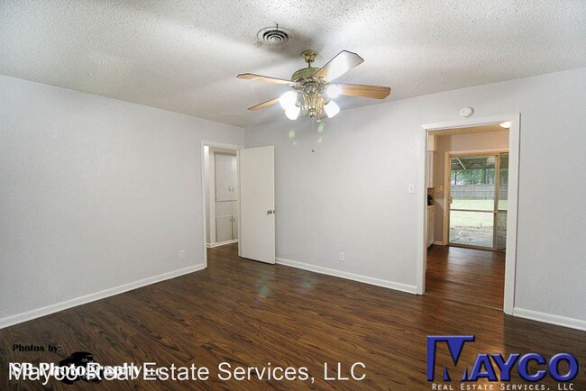 Building Photo - 3 br, 1 bath House - 6325 Timberman Pl.