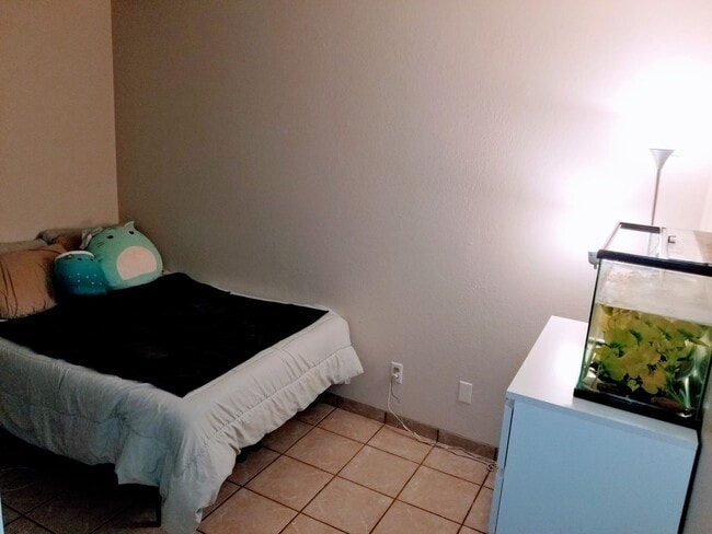 Building Photo - 1 Bed, 1 Bath. Condo! Next to the Heart of NAU Campus!  - Students & Cats OK!! NO Dogs! Avail. NOW!!