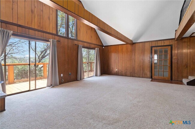 Building Photo - 2676 Woodcrest Dr