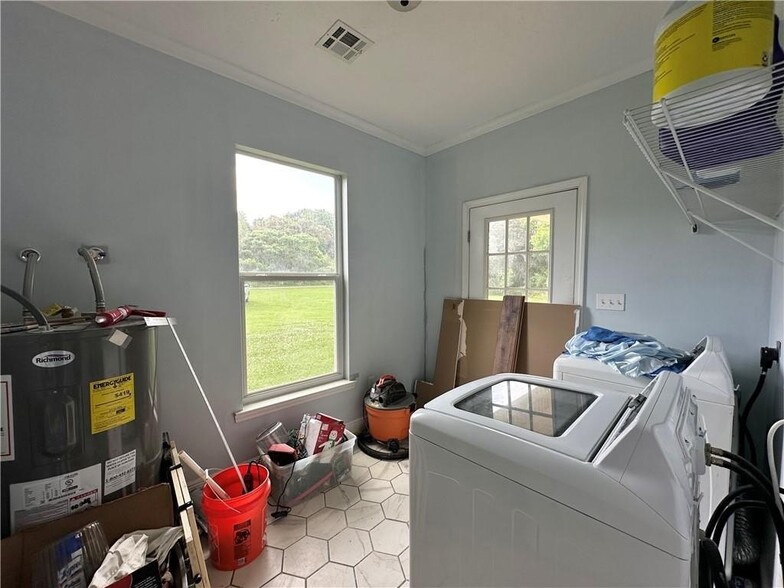 Building Photo - 24473 Timbercrest Dr