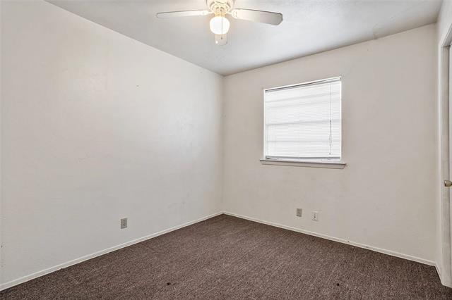 Building Photo - 724 E Mustang St