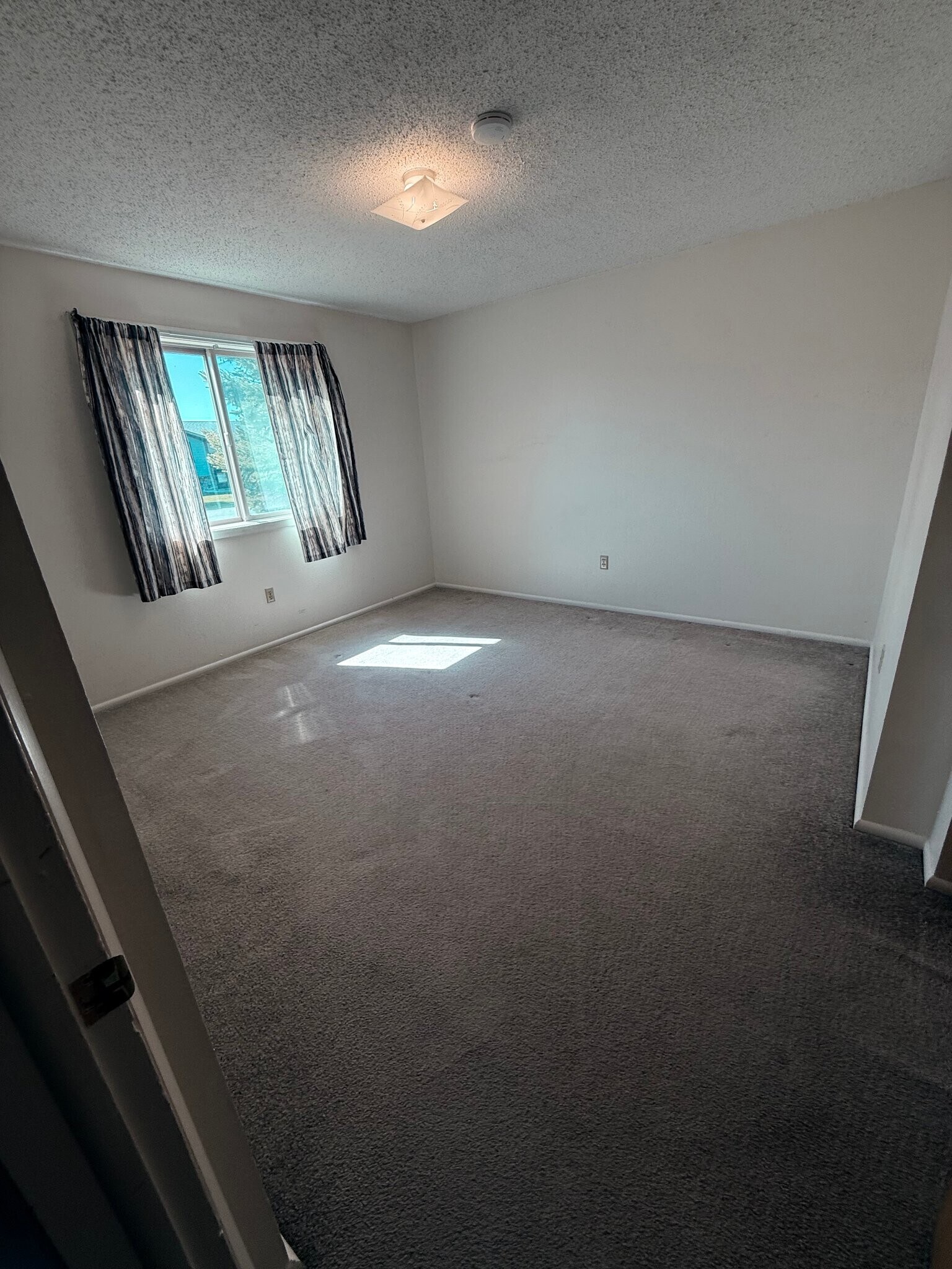 Building Photo - 1216 W Montana St