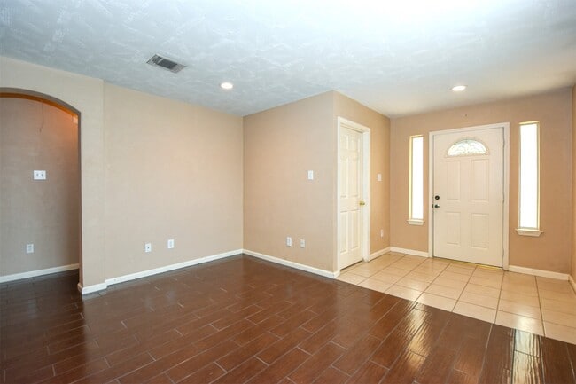 Building Photo - 7215 Kransburg Ranch Dr