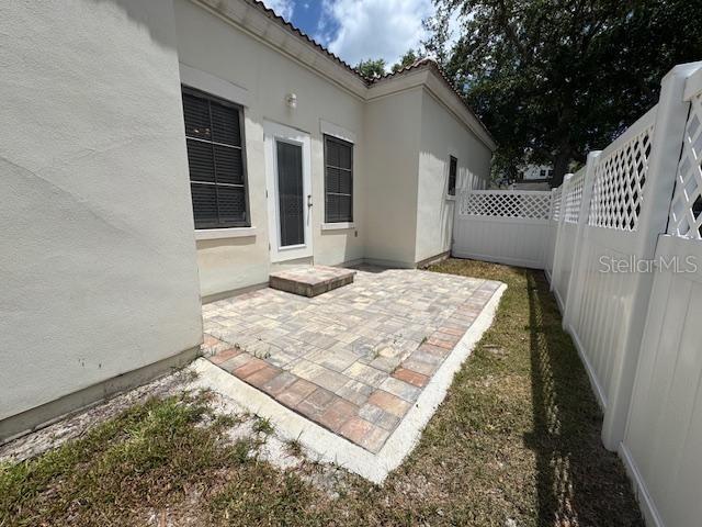 Building Photo - 906 Pawstand Rd