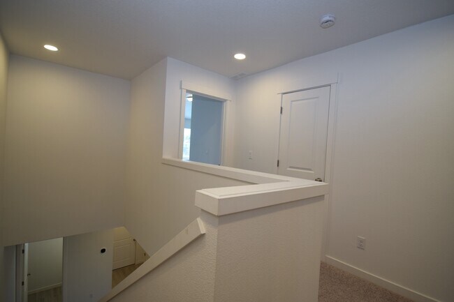 Building Photo - 1400 S 29th Blvd